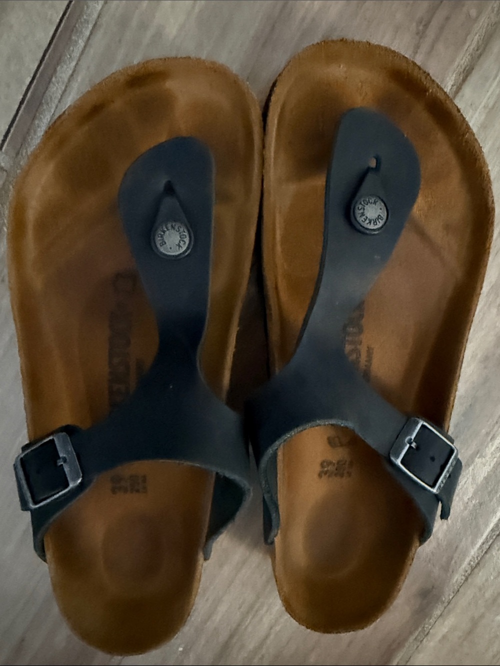Birkenstock Black and Brown Gizeh-Style Contoured Sandals - Picture 3 of 8